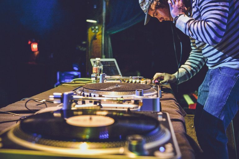 DJ na weselu